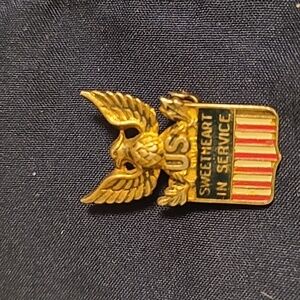 Vintage WW2 SWEETHEART SWEETHEART IN SERVICE PIN